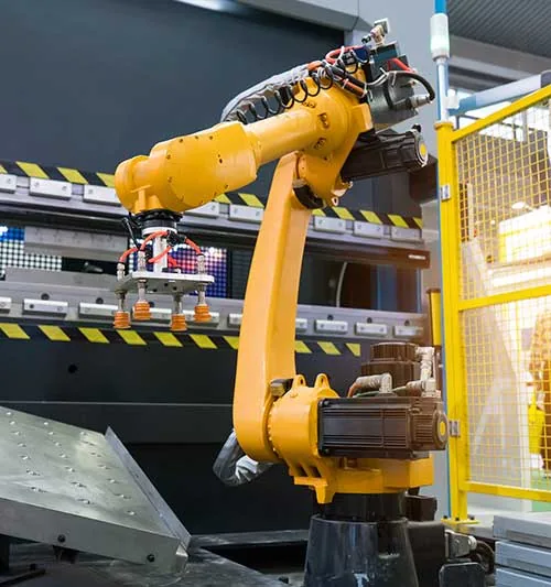 Robot industrial en una línea automatizada
