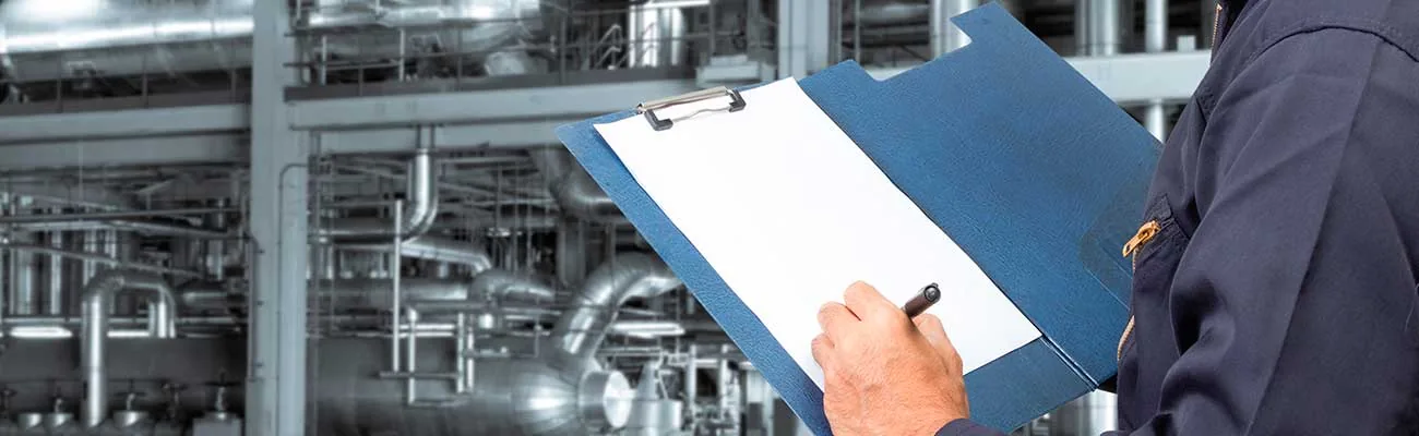Inspección de instalaciones en una planta industrial