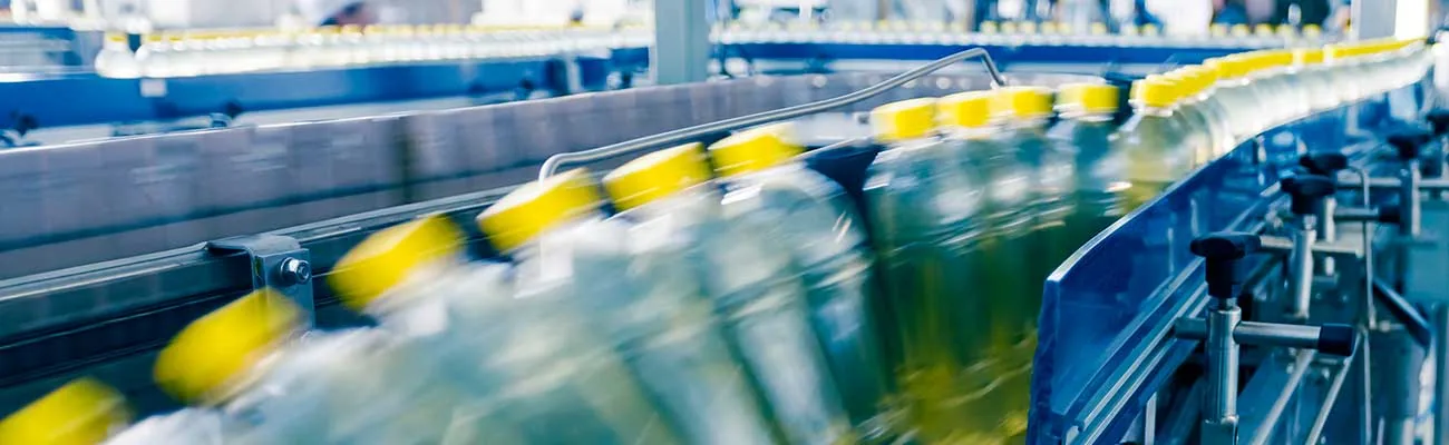 Línea de producción automatizada en funcionamiento
